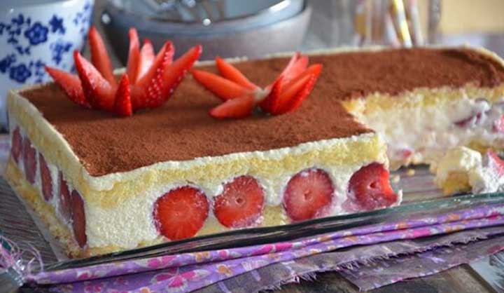 Gâteau tiramisu aux fraises (sans gélatine) facile