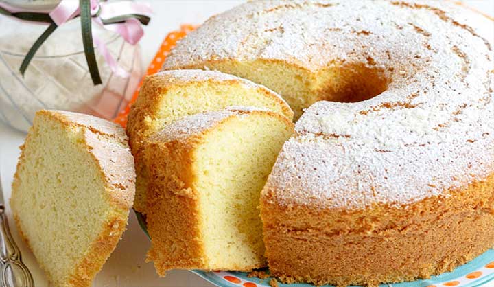 Le Chiffon Cake à la noix de coco recette très douce sucrée sans lait sans beurre