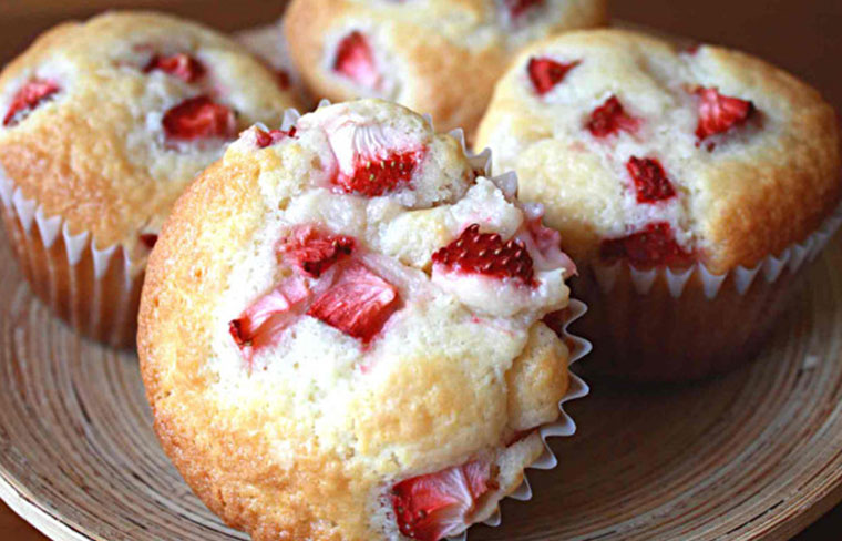 Muffins aux fraises et fromage à la crème