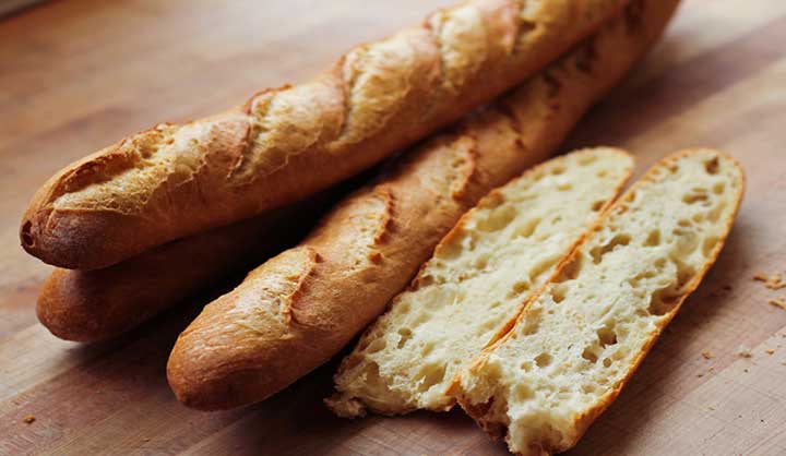 Astuce de boulanger : comment préparer une baguette tradition maison ?