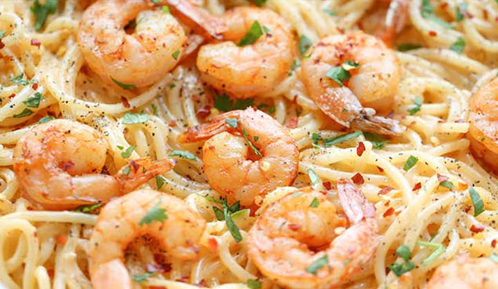 Spaghetti aux crevettes et beurre à l’ail